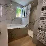 Avec Jardin, Presqu'ile De Giens Daire Hyères