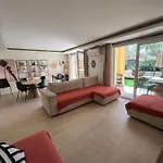 Avec Jardin, Presqu'ile De Giens *