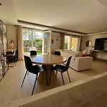Avec Jardin, Presqu'ile De Giens *