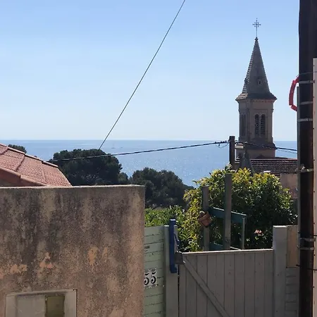 Avec Jardin, Presqu'ile De Giens