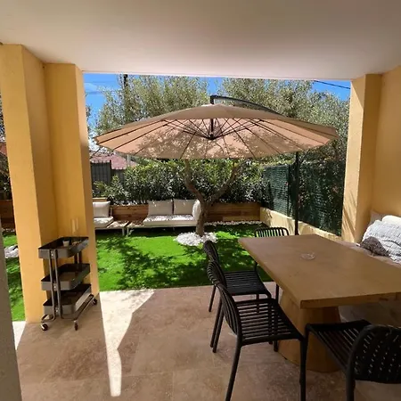 Lägenhet Avec Jardin, Presqu'ile De Giens