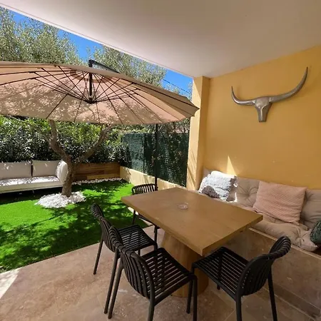Apartament Avec Jardin, Presqu'ile De Giens *