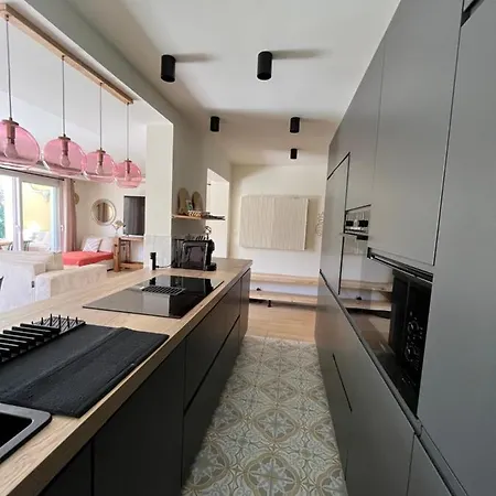 Avec Jardin, Presqu'ile De Giens * Hyères