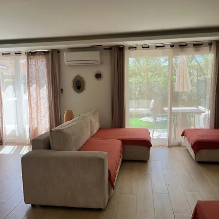 Avec Jardin, Presqu'ile De Giens * Hyères