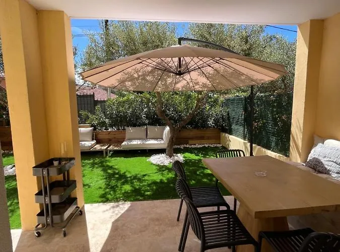 Appartamento Avec Jardin, Presqu'ile De Giens