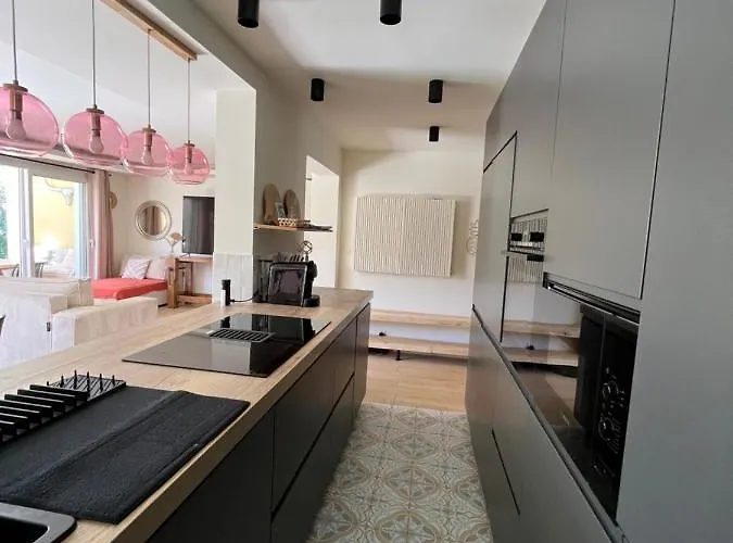 Avec Jardin, Presqu'ile De Giens * Hyères