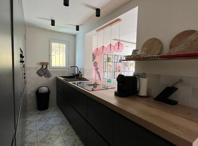 Avec Jardin, Presqu'ile De Giens * Hyères