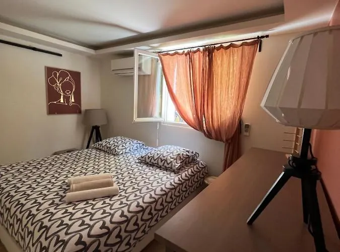 Avec Jardin, Presqu'ile De Giens * Hyères