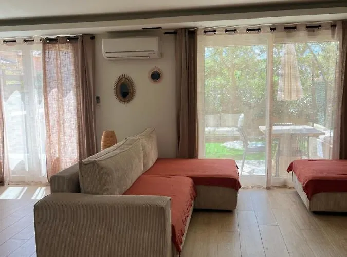 Avec Jardin, Presqu'ile De Giens * Hyères