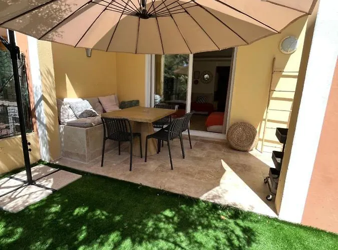 Appartamento Avec Jardin, Presqu'ile De Giens *