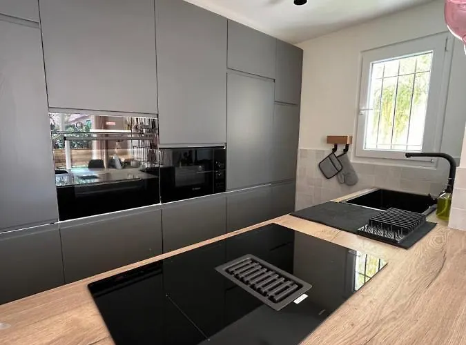 Avec Jardin, Presqu'ile De Giens Hyères